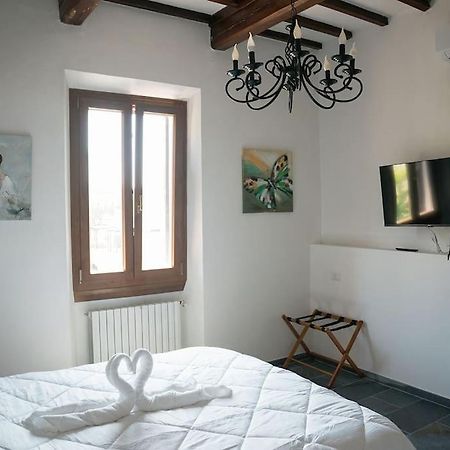 דירות פוג'יבונסי Casa Del Borgo Antico מראה חיצוני תמונה