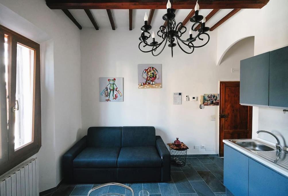 דירות פוג'יבונסי Casa Del Borgo Antico מראה חיצוני תמונה